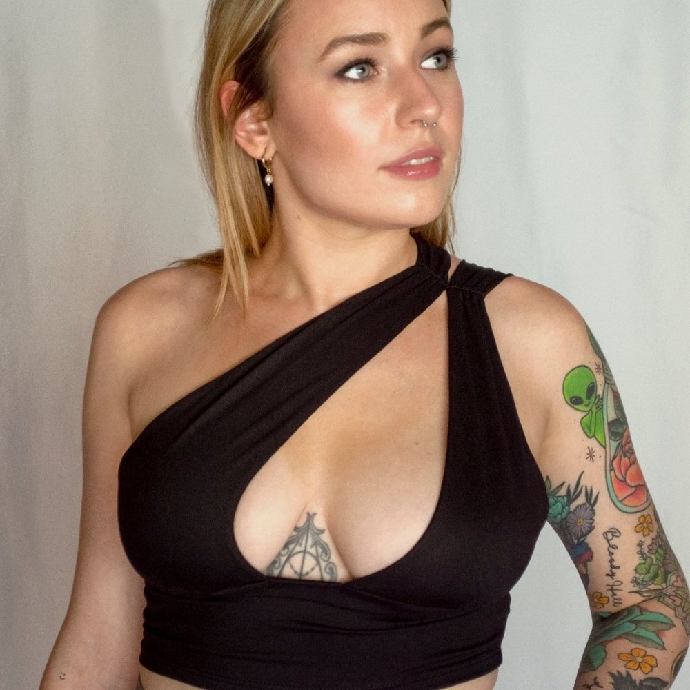CUT Out Top